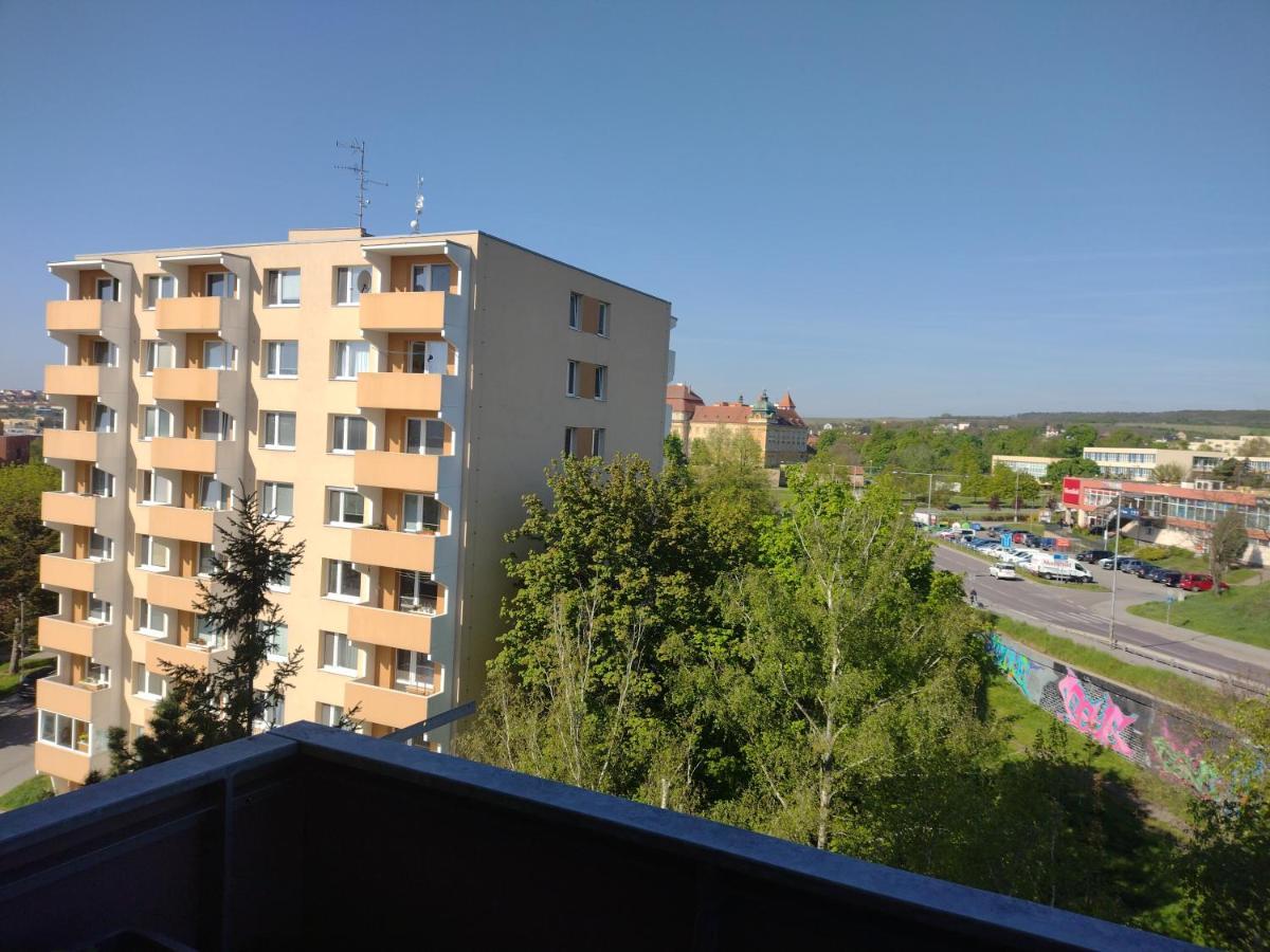 兹诺伊莫Apartman Barborka公寓 外观 照片